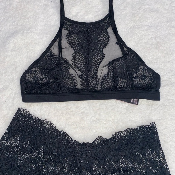 Highneck Black Bralette - Picture 1 of 2